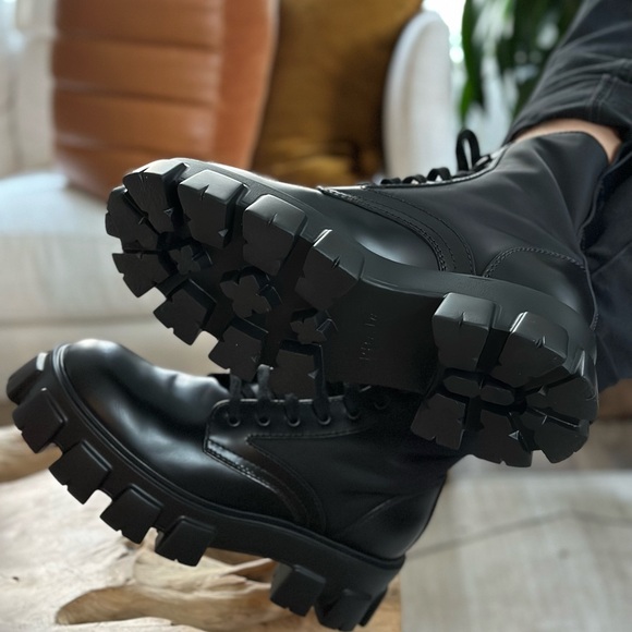 Prada combat boots : size 10.5/11; basic wear no issues 1.2k - Picture 7 of 7